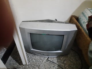 Vend frigidaire tv machine à laver et canapé