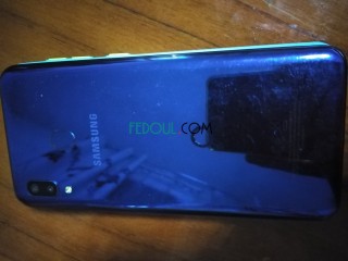 Samsung galaxy A20 bon état