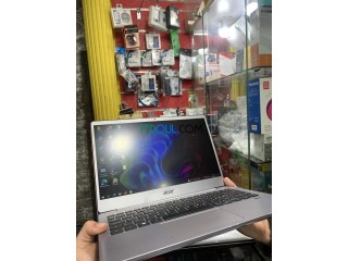 Laptop Acer Swift i3 8th