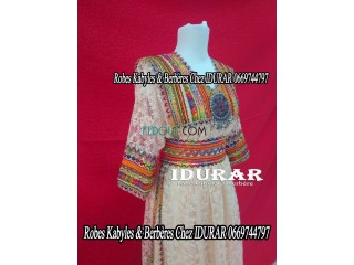 Robe kabyle moderne disponible en rose et blanc