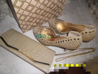 Chaussures avec pochette dorées